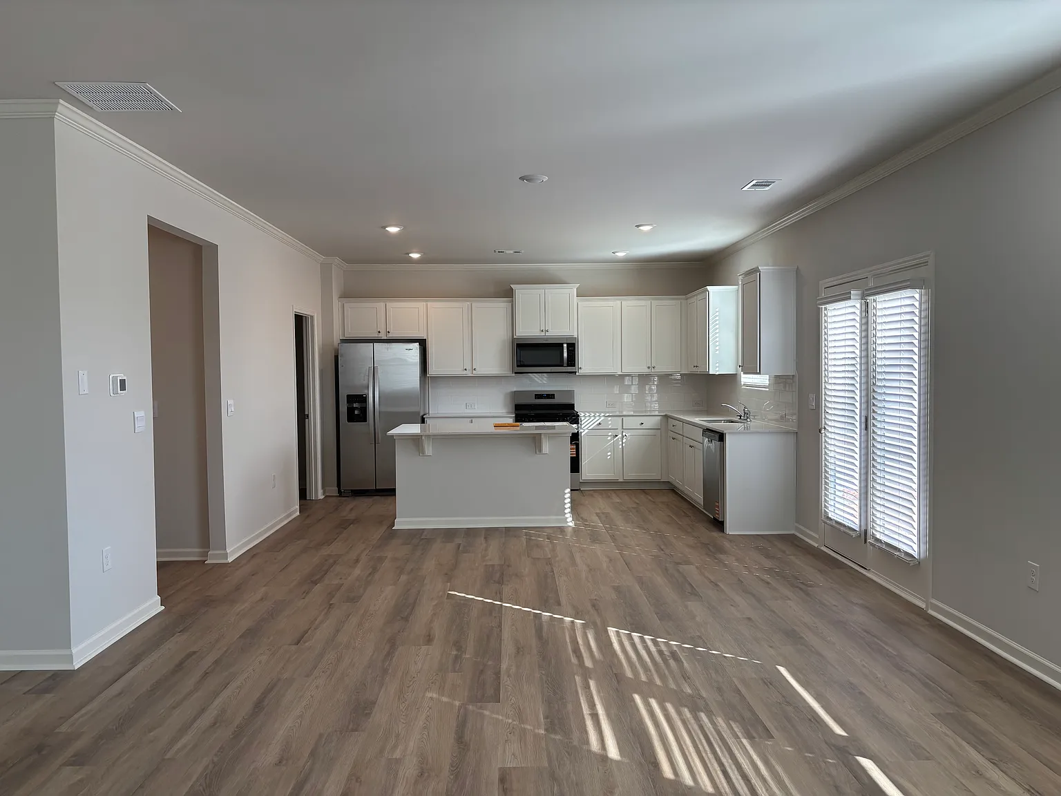 5 bed, 2511 sqft, $2,500 — Photo 4