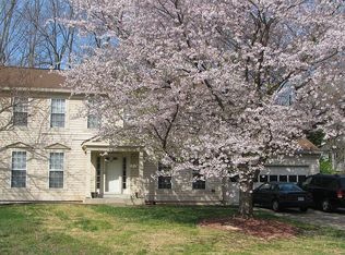 11812 Parliament Dr, Woodbridge, VA 22192