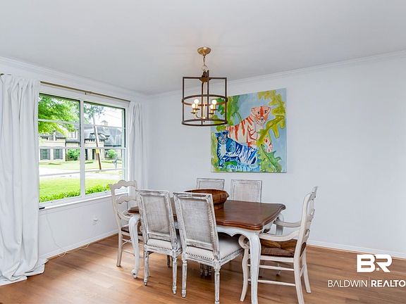 5th image of 4596 Hawthorne Pl