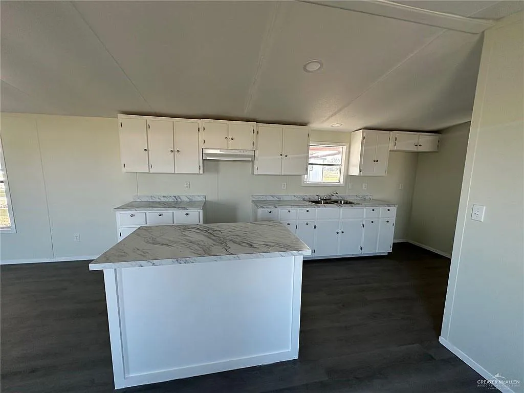 3 bed, 2.0 bath, 1216 sqft, $1,250 — Photo 4