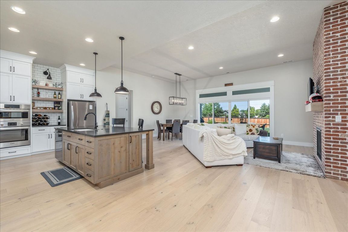 next background image