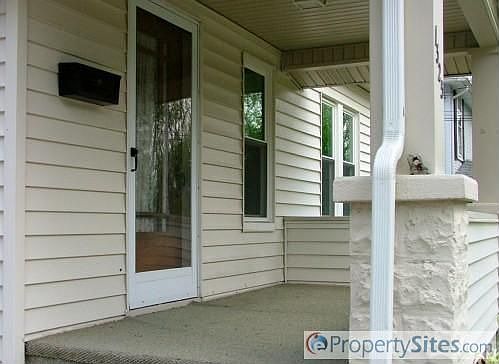 5th image of 1325 Hillcrest Dr