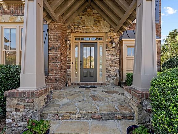 4th image of 3370 Seven Oaks Dr
