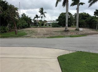 1689 Bonita Ct, Naples, FL 34102