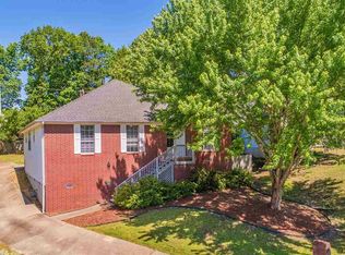 6 Ridgeton Ct, Little Rock, AR 72211