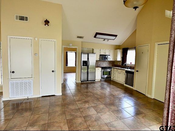 5th image of 1725 Eaglewood Dr