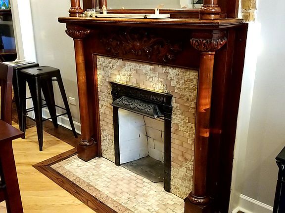 3rd image of 1139 N Sacramento Ave #1