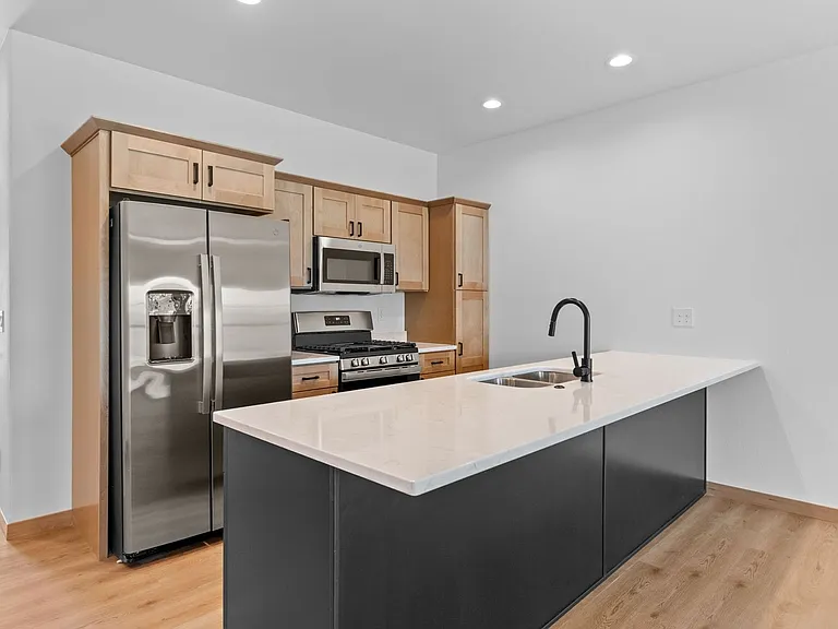 630 Catherine Dr — Photo 11