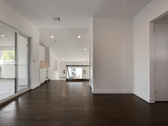 5th image of 2231 North Blvd