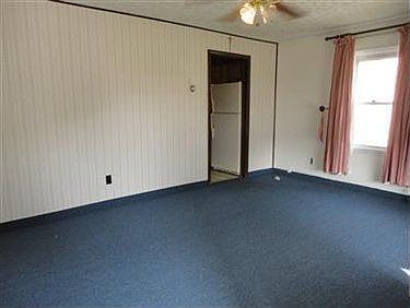 4th image of 4042 Victory Blvd