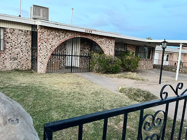 3 bed, 2.5 bath, 1510 sqft, $1,500 — Photo 2