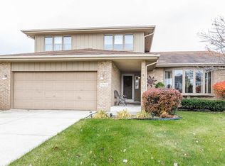 7905 W Farmhouse Rd, Frankfort, IL 60423