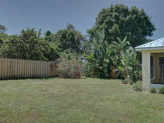 3rd image of 848 NW Waterlily Pl