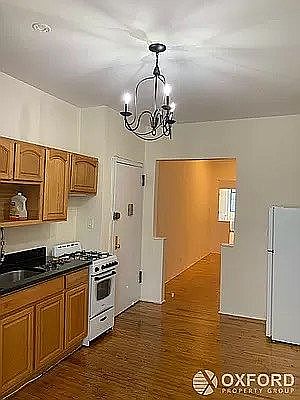 4th image of 317 10th Ave #Loft8
