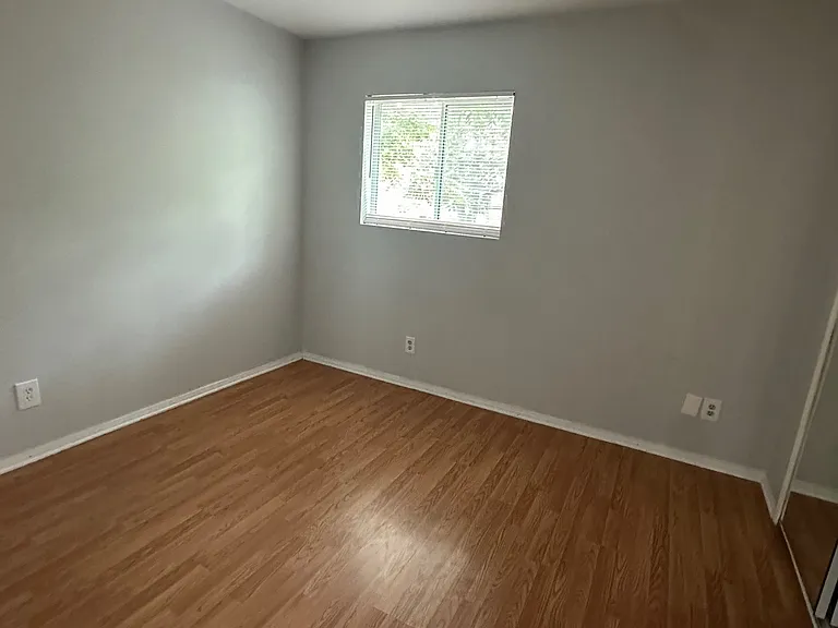 733 Canada Trl — Photo 12
