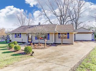 3842 Saranac Cir, Dayton, OH 45429