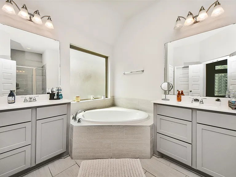 2206 Forest Trace Ln — Photo 22