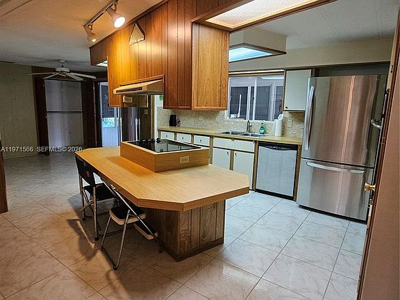 3rd image of 109 NW 51st St