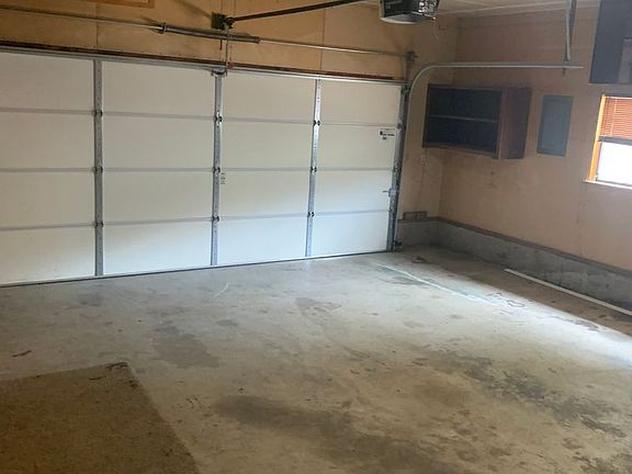 2nd image of 118 Eagle Glen Ct