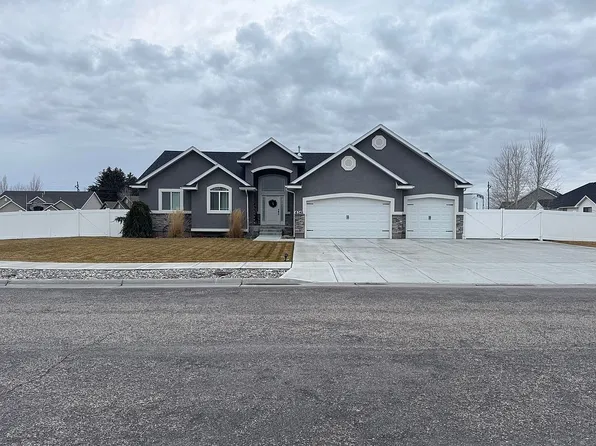 6341 Wing Point Dr, Idaho Falls, ID 83401
