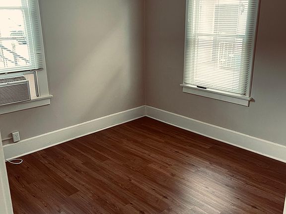 5th image of 225 Thorne St