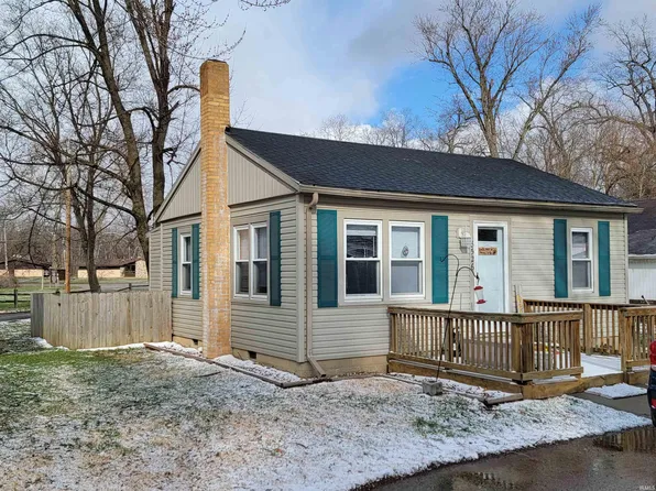 8526 E Asbury Ln, North Webster, IN 46555