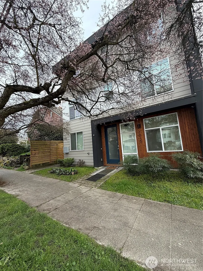 1017 NE 55th Street photo 1