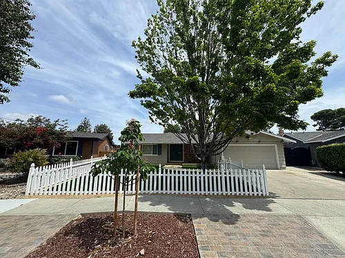4372 Hendrix Way Photo 1