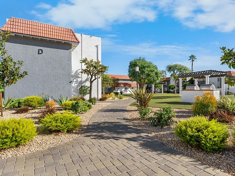 Solara Apartment Homes — Photo 45