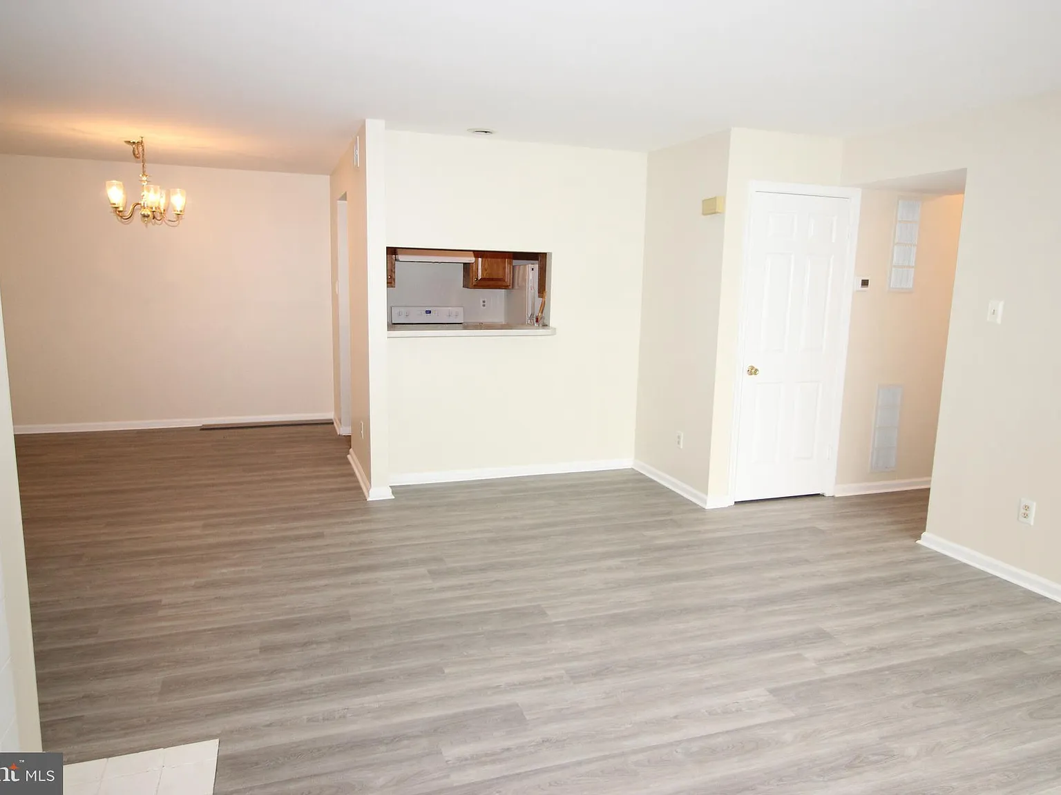 2 bed, 2.0 bath, 1250 sqft, $2,350 — Photo 3