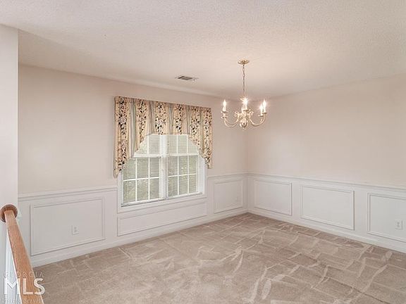 4th image of 605 Erins Way