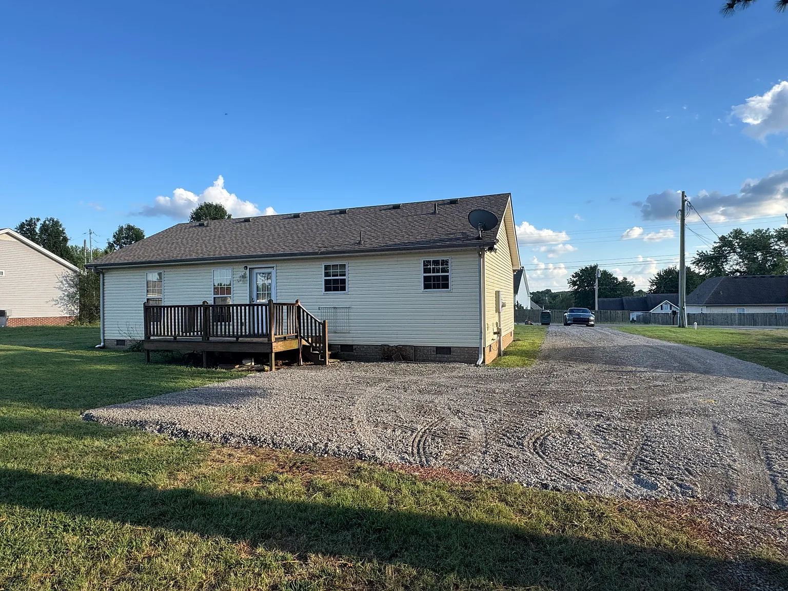 3 bed, 1170 sqft, $1,675 — Photo 3