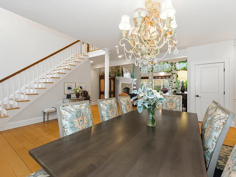4000 Windsor Dr — Photo 5