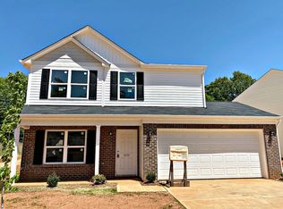 1670 Mayfair Dr, Conover, NC 28613