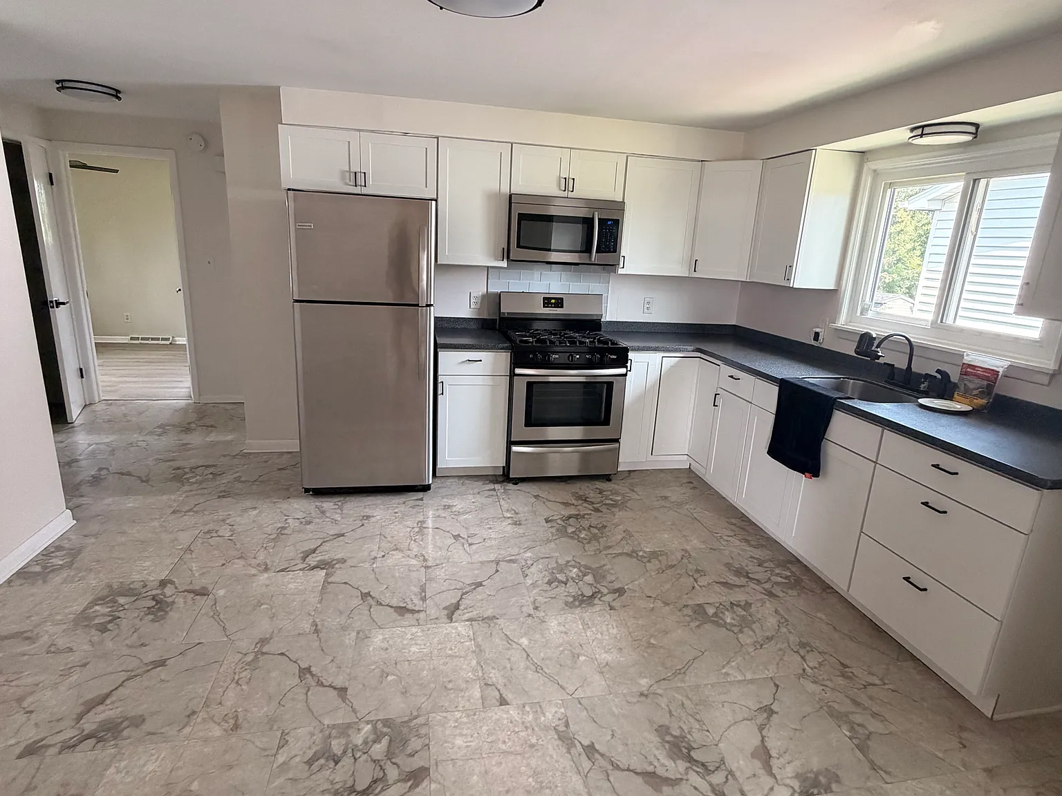 272 Willet Rd — Photo 1