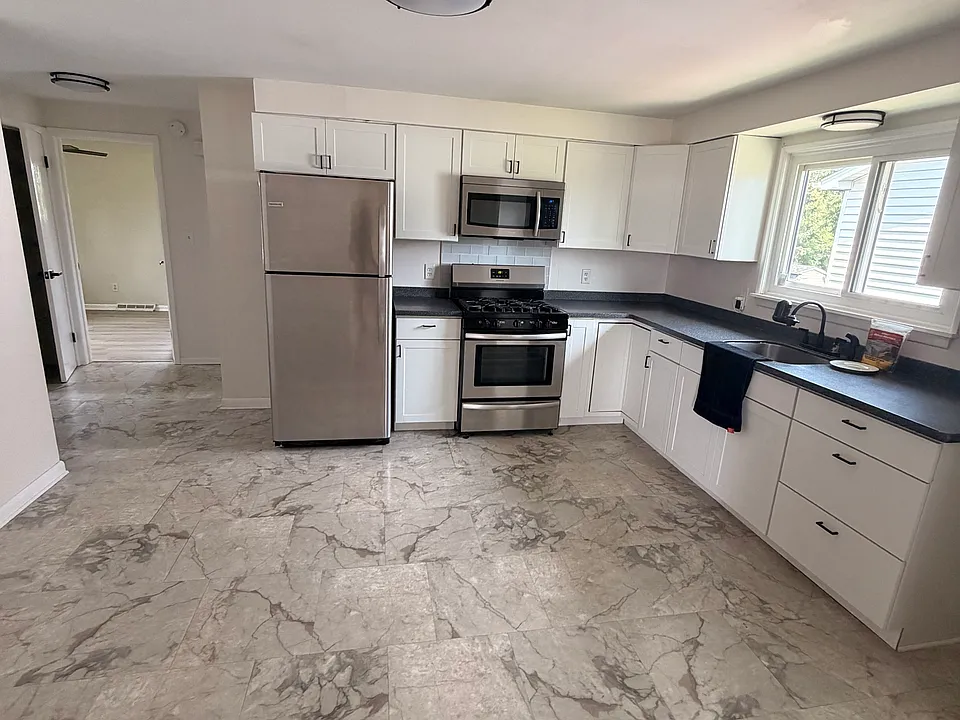 272 Willet Rd