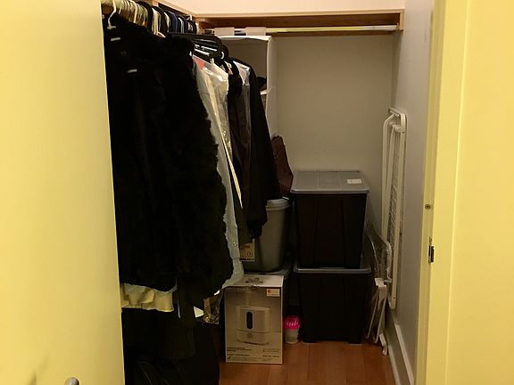 5th image of 4 Beacon Way APT 913