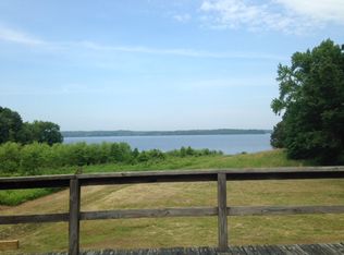 302 Happy Hollow Dr, Big Sandy, TN 38221