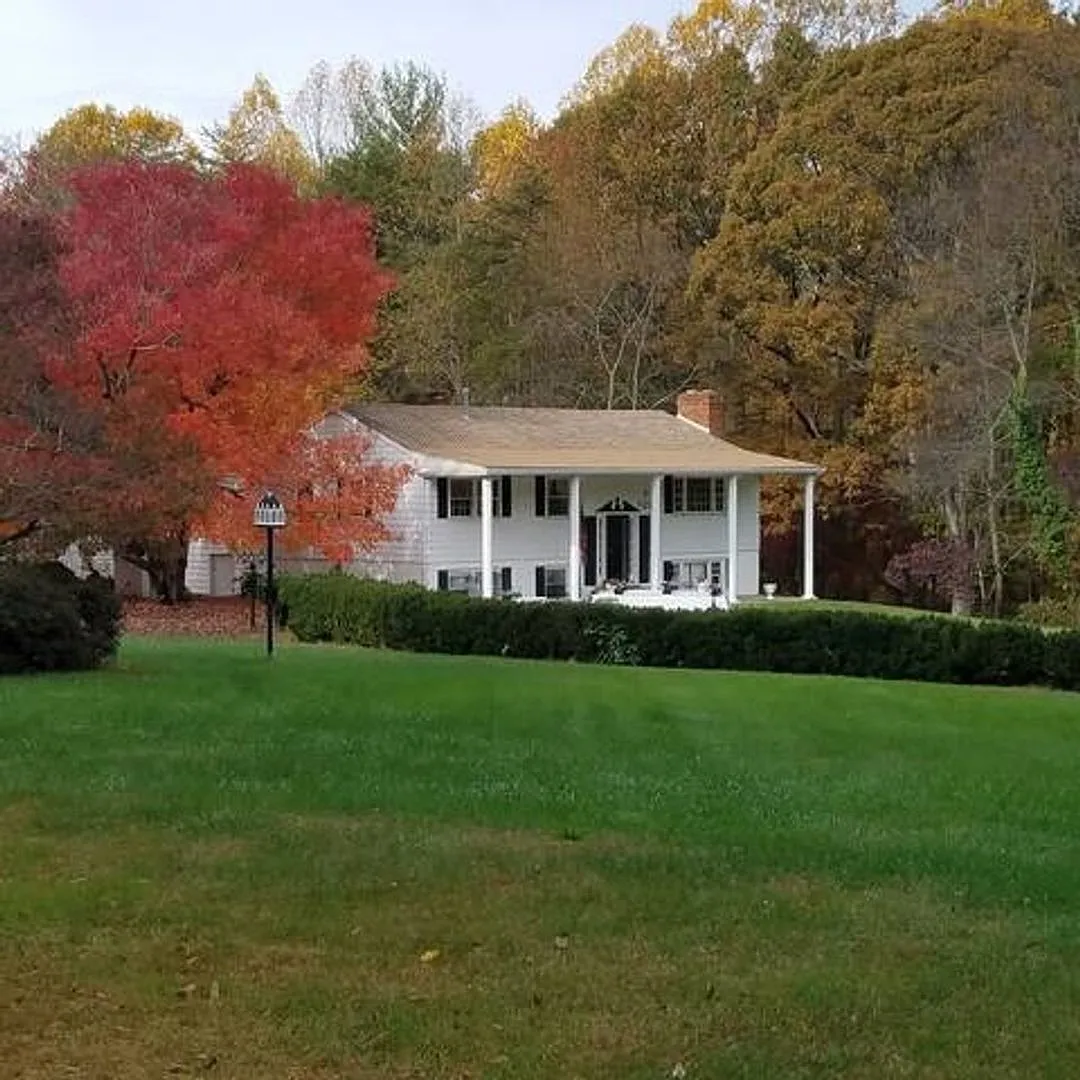 Charming 5BR House in Manassas — Photo 1
