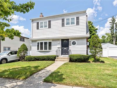 697 Riverside Avenue, Baldwin, NY, 11510