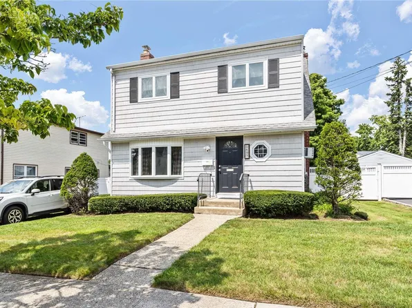697 Riverside Avenue, Baldwin, NY 11510