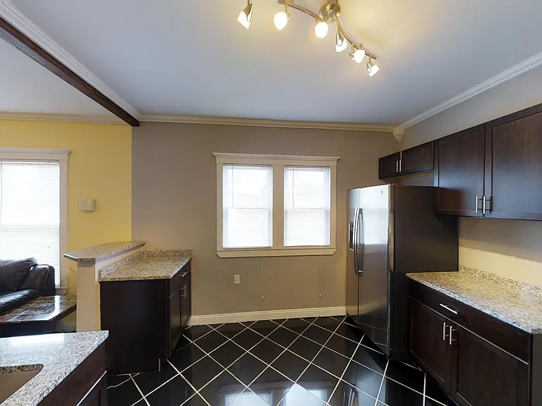 1126 E Colvin St — Photo 6
