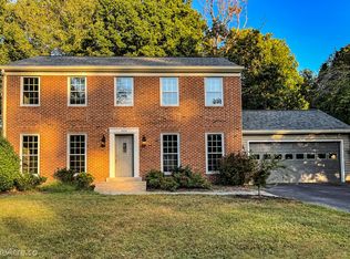 5509 Landmark Pl, Fairfax, VA 22032