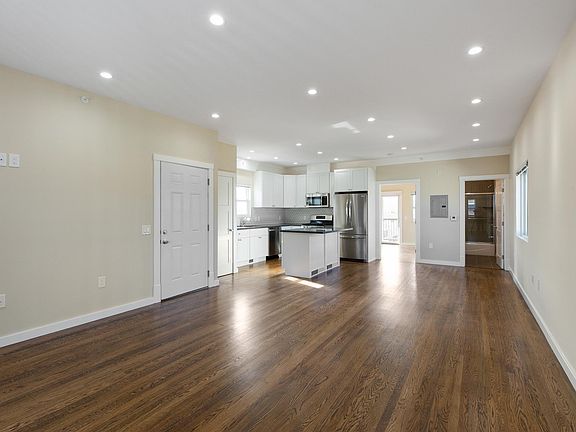 3rd image of 673 Grand Ave #3