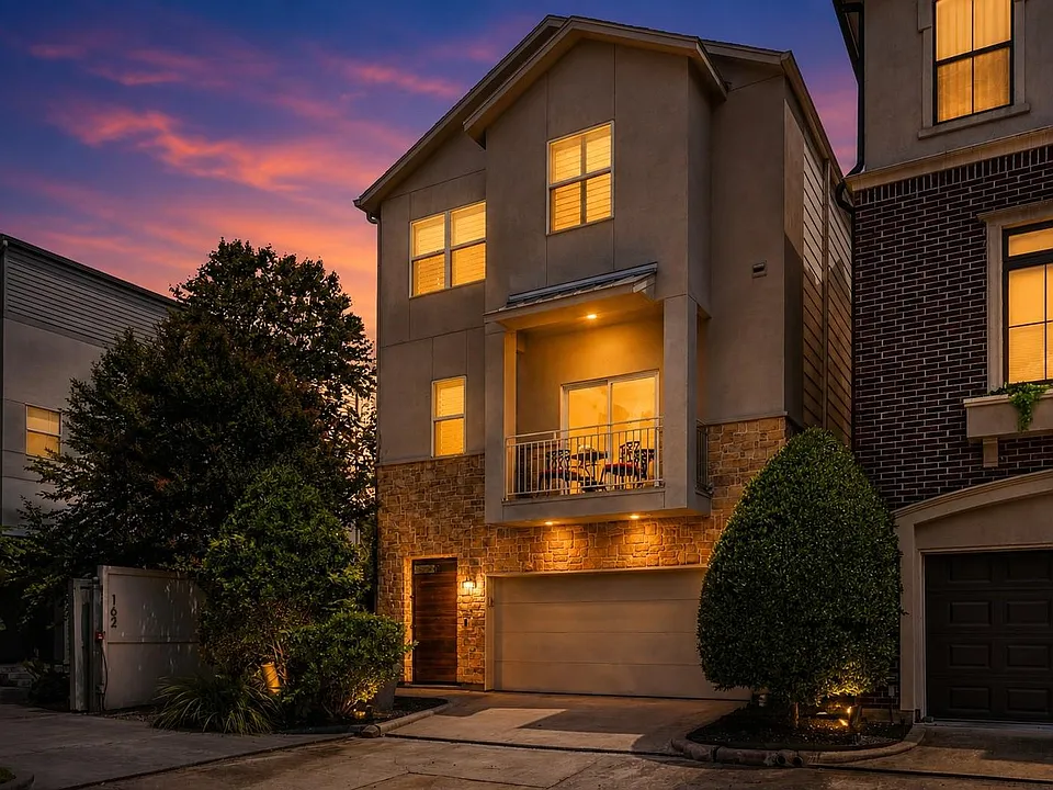 158 Vieux Carre Dr