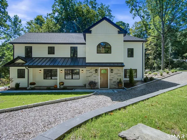 9 Bradley Lane, Newtown, CT 06482