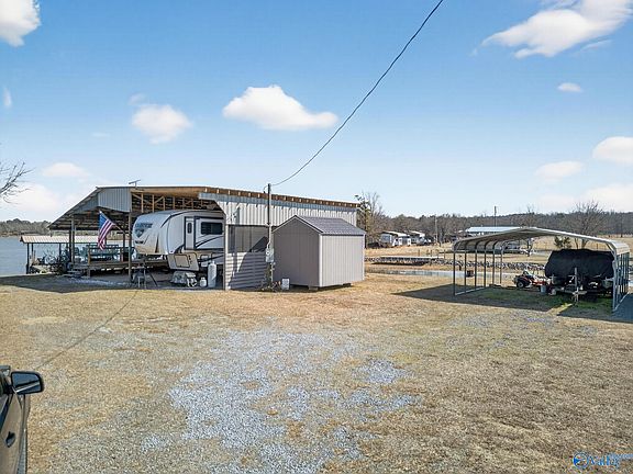 2nd image of 617 County Road 432