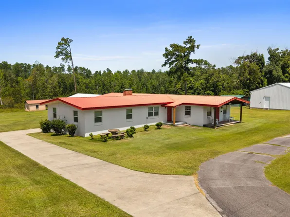379 Lakepoint Rd, Alford, FL 32420