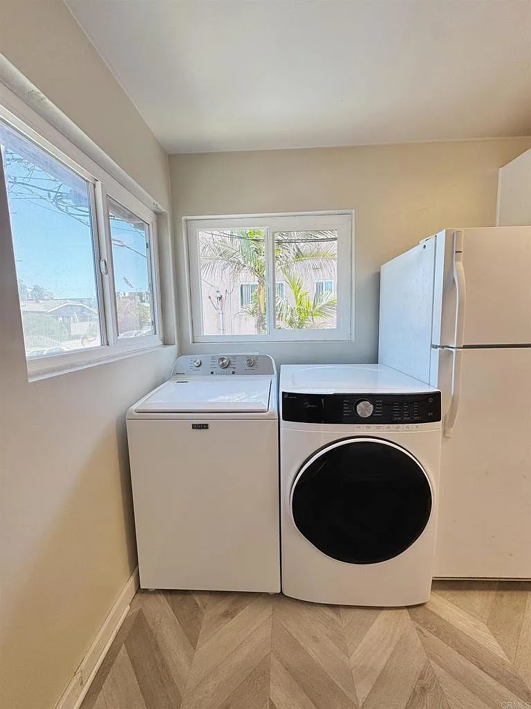 2 bed, 800 sqft, $2,650 — Photo 3