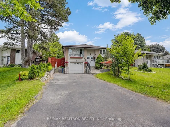 583 Pinewood St, Oshawa, ON L1G 2S2